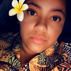 Meet your Posher, Yolanda